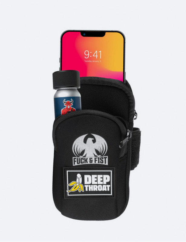 Fuck Bag Darklands "Deep Throat" vue de face avec un téléphone et un poppers