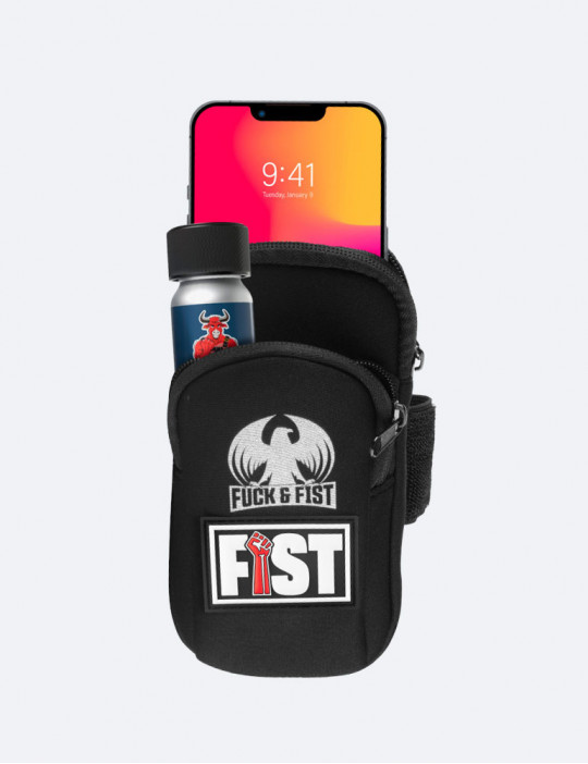 Vue de face avec un téléphone et un poppers : Fuck Bag Darklands "Fist" - Fuck and Fist