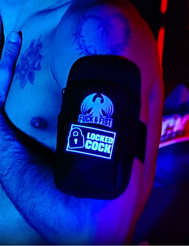 Mise en situation du Fuck Bag Darklands "Locked Cock" - Fuck and Fist
