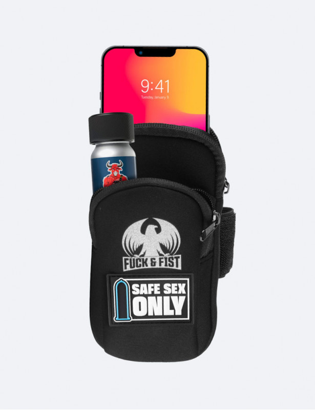 Vue de face fuck bag "Safe Sex Only" avec un poppers F&F et un téléphone