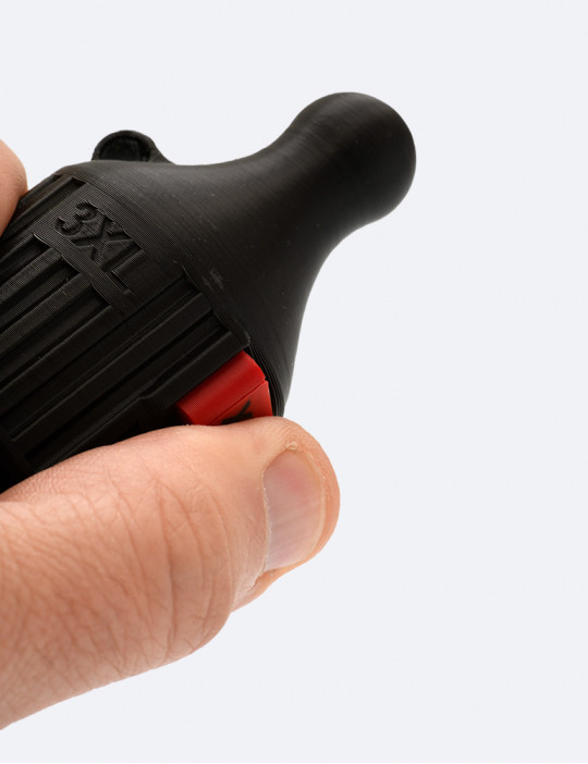 Mise en situation du bouton du bouchon de poppers XTRM B1