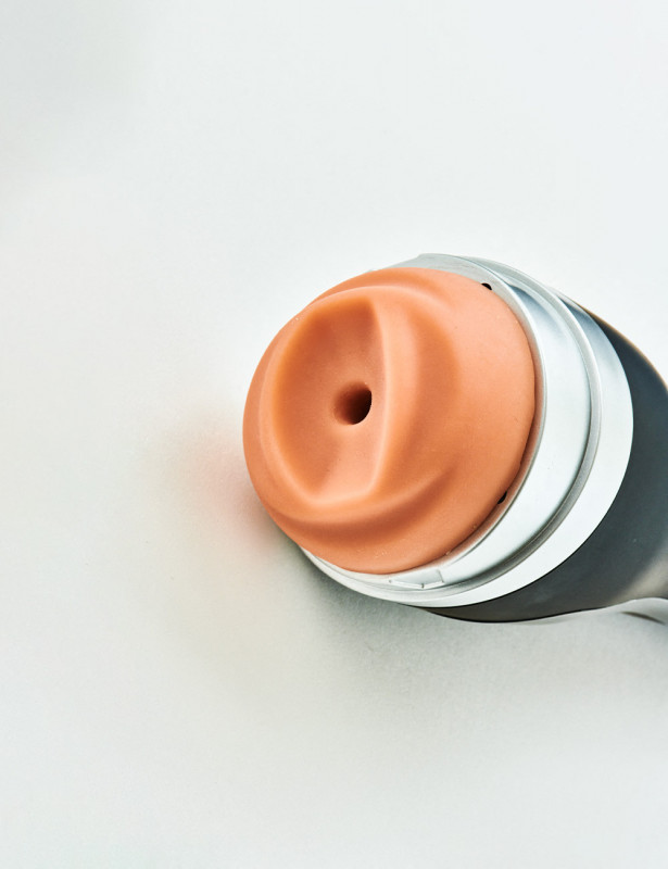 Masturbateur Satisfyer Men Classic Silver détail de l'orifice