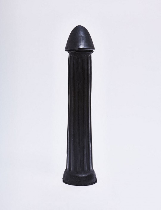 Gode XL All Black de 31 cm debout