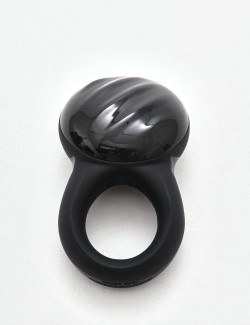 anneau vibrant satisfyer Signet Ring noir de face
