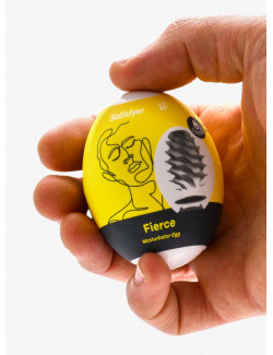 oeuf masturbateur avec main