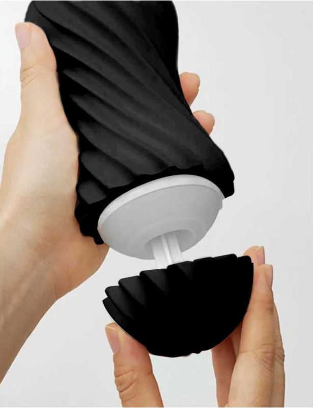 Ouverture du Masturbateur Tenga Flex Cup Rocky