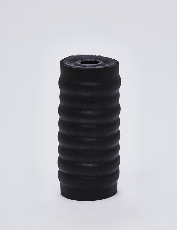 Masturbateur Flow Tunnel - Shake - 15 cm - noir debout