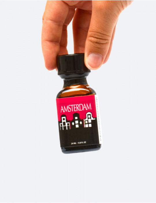 Poppers Amsterdam tenu dans la main taille du flacon