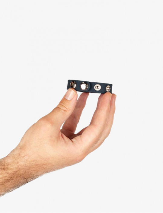 Prise en mains du cockring boners avec sangle réglable