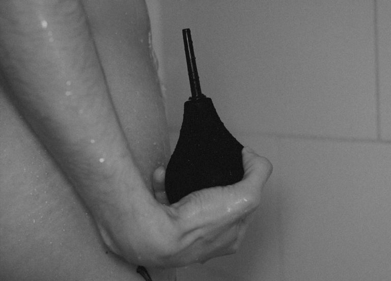 Lire la suite à propos de l’article Comment faire un lavement anal ?