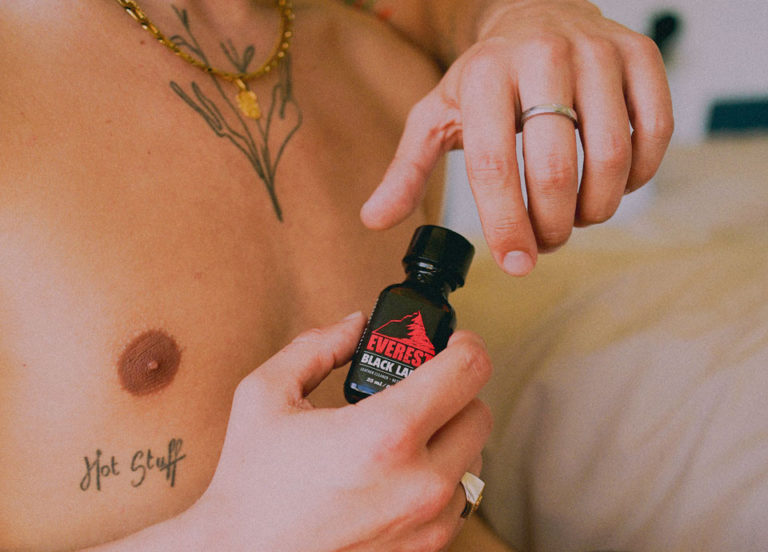 Lire la suite à propos de l’article Tout savoir sur les effets du poppers : Bienfaits, risques et conseils