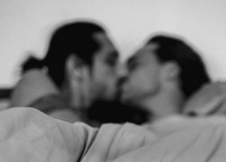Lire la suite à propos de l’article Découvrez tous les secrets et positions du kamasutra gay