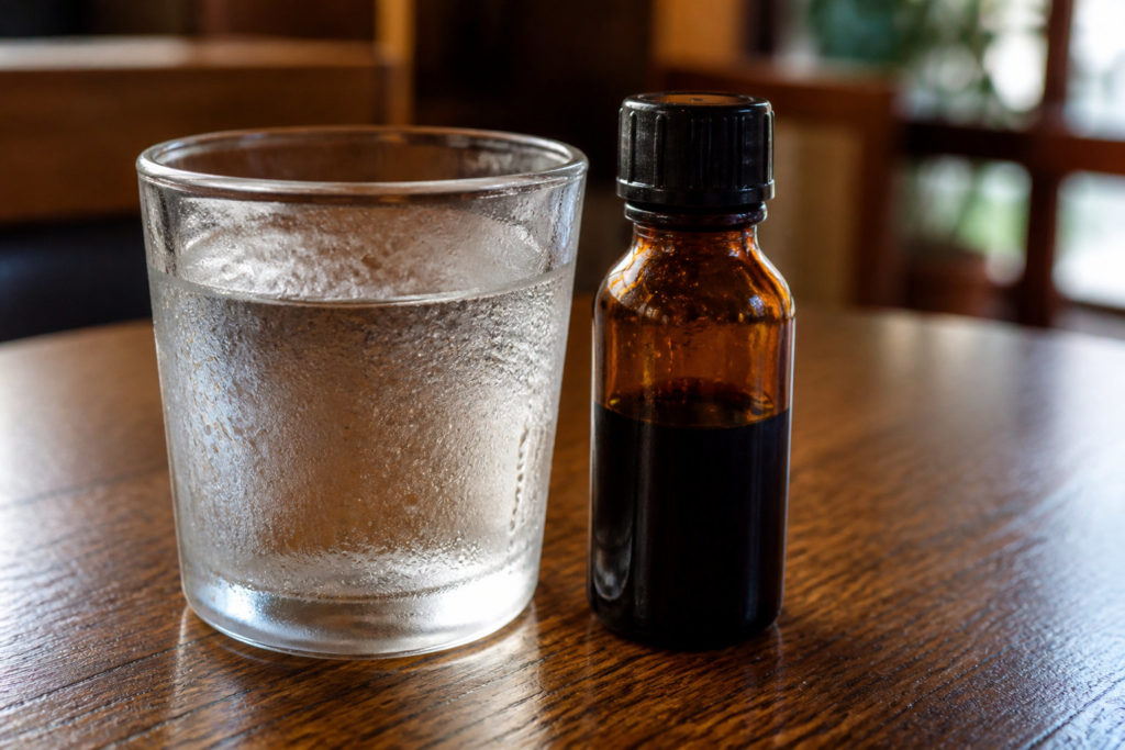 Verre d'eau et poppers